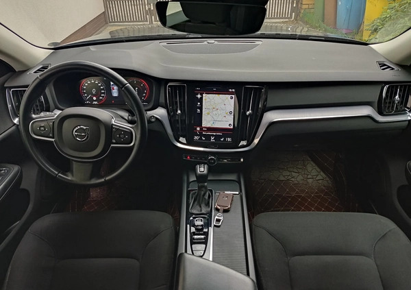 Volvo V60 cena 69699 przebieg: 280960, rok produkcji 2018 z Dobrzyca małe 781